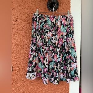 Ninety Clothing Co Women's Pleated Black Floral Print Skirt Size Large Boho NWT